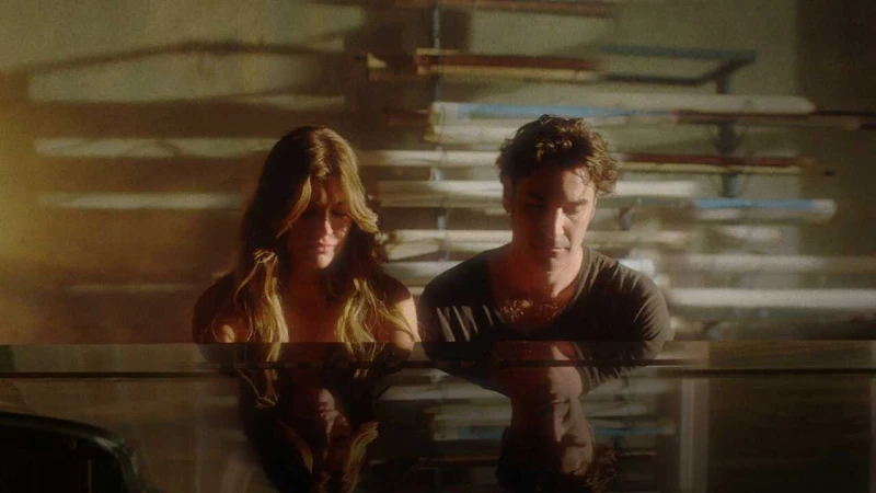 Người nhạc sĩ và hòn đảo (Phần 1) - Maestro in Blue (Season 1)